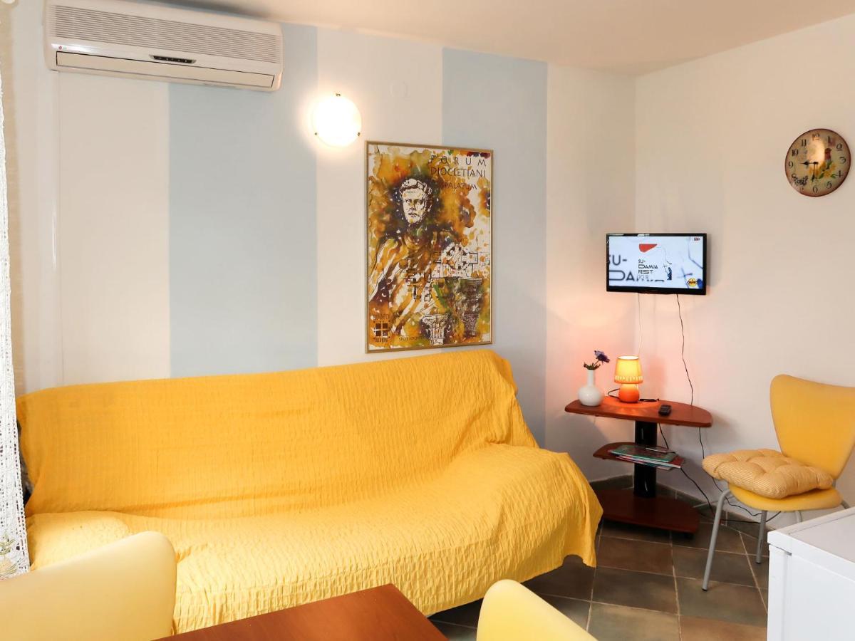 Holiday Home Garden Apartment - Brc650 By Interhome Sumartin Exteriér fotografie