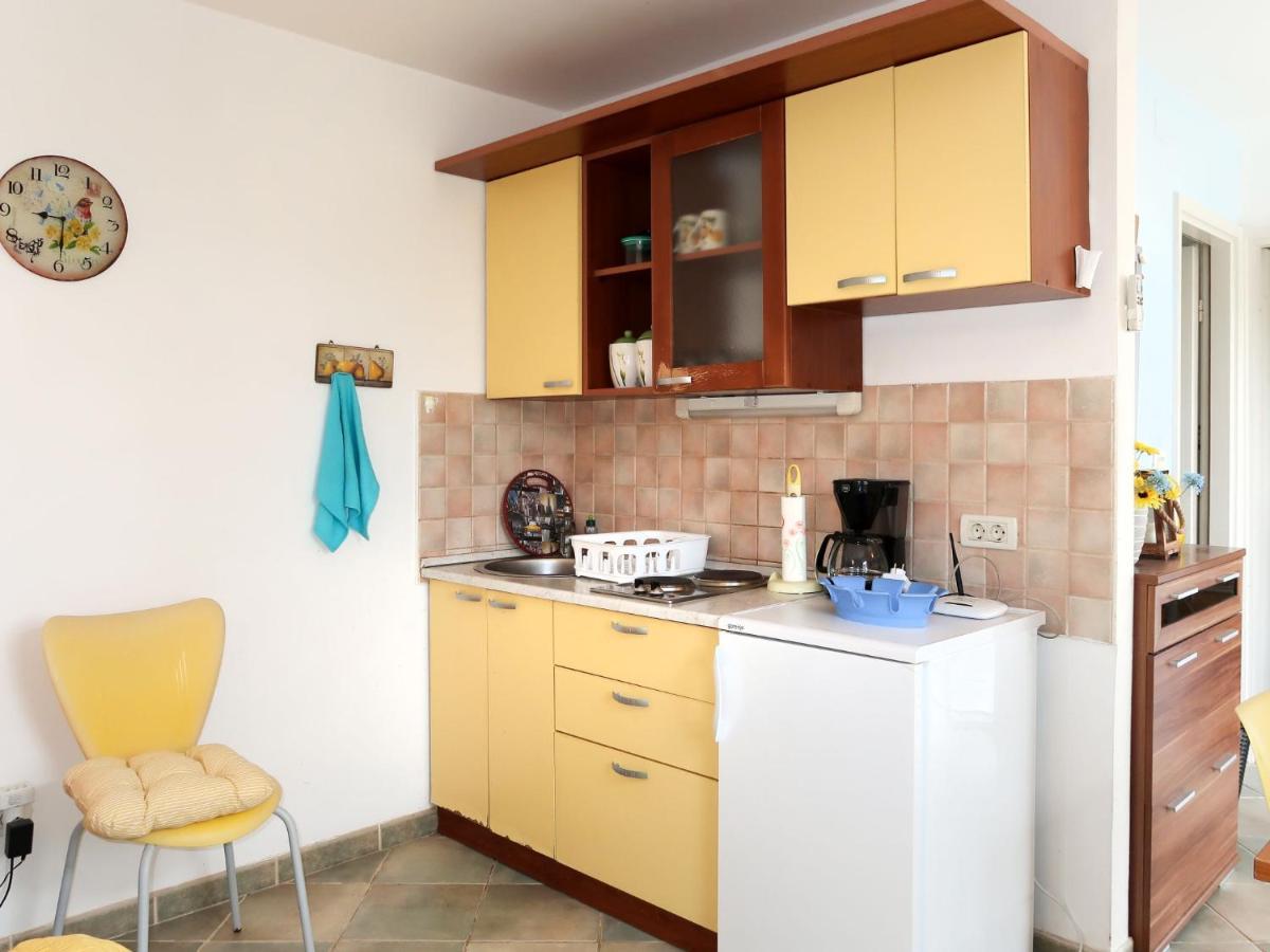 Holiday Home Garden Apartment - Brc650 By Interhome Sumartin Exteriér fotografie